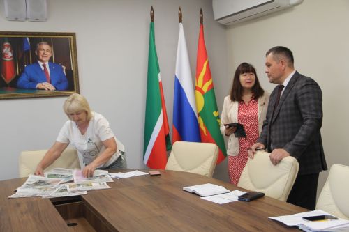 Зәйдә җитәкчеләр махсус хәрби операциядәгеләр гаиләләрен газеталарга яздырды