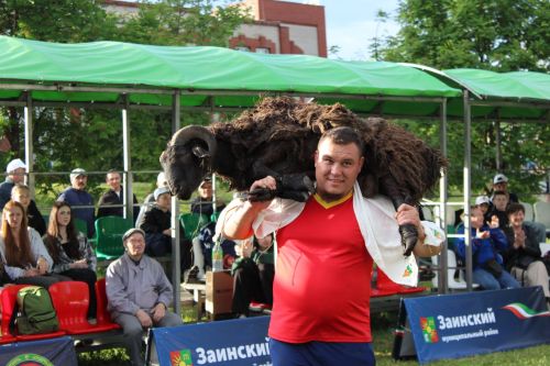 Зәйдә көрәш барган мәйданнан мизгелләр