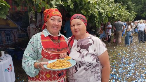 Теләче районыннан Равия Габделхакова:  “Иң тәмле коймакны Зәй районында пешерәләр икән!”