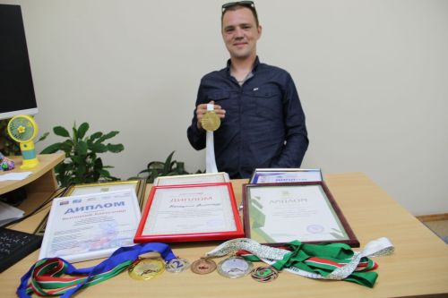 Алгы сызыктан — пьедесталга кадәр: Александр Высоцкийның батырлык тарихы