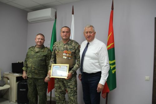 В Заинске глава района встретился с защитниками, вернувшимися домой