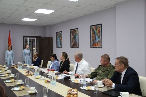 В Заинске глава района встретился с защитниками, вернувшимися домой