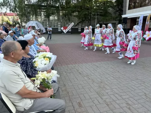 Зәйдә Гаилә, мәхәббәт һәм тугрылык көнендә үрнәк гаиләләрне хөрмәтләделәр