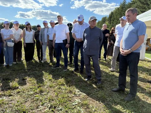 Татарстан Рәисе Рөстәм Миңнеханов – Зәйдә