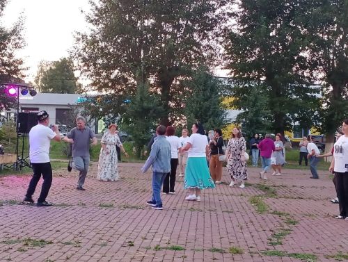 «Бие, җырла, күңелем!» калейдоскобы Зәй халкына музыка һәм бию бәйрәме бүләк итте