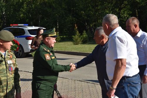 Югары нәтиҗәләр һәм зур перспективалар: Рөстәм Миңнеханов Зәйдә булды