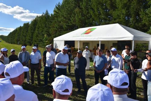 Югары нәтиҗәләр һәм зур перспективалар: Рөстәм Миңнеханов Зәйдә булды