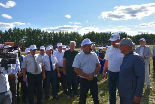 Югары нәтиҗәләр һәм зур перспективалар: Рөстәм Миңнеханов Зәйдә булды
