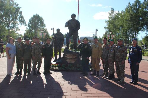Югары нәтиҗәләр һәм зур перспективалар: Рөстәм Миңнеханов Зәйдә булды