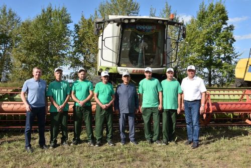 Югары нәтиҗәләр һәм зур перспективалар: Рөстәм Миңнеханов Зәйдә булды