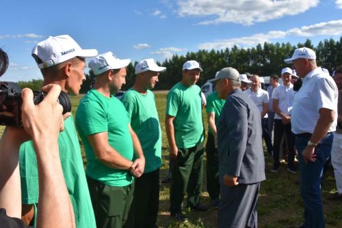 Югары нәтиҗәләр һәм зур перспективалар: Рөстәм Миңнеханов Зәйдә булды
