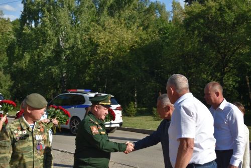 Югары нәтиҗәләр һәм зур перспективалар: Рөстәм Миңнеханов Зәйдә булды