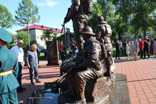 Югары нәтиҗәләр һәм зур перспективалар: Рөстәм Миңнеханов Зәйдә булды