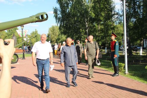Югары нәтиҗәләр һәм зур перспективалар: Рөстәм Миңнеханов Зәйдә булды