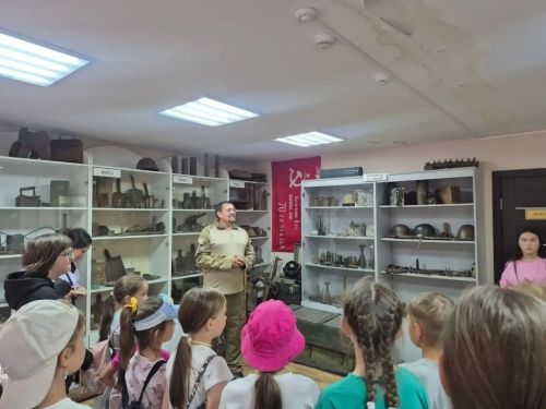 Зәйдә балалар өчен Бөек Ватан сугышы артефактлары буенча экскурсия үткәрелде