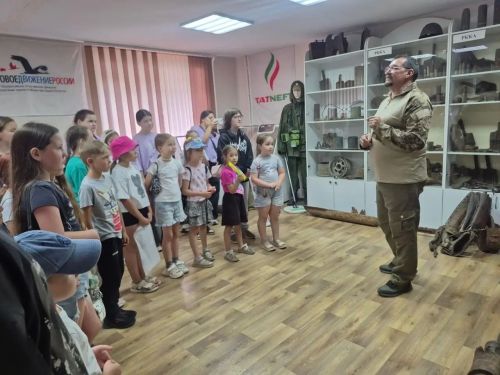 Зәйдә балалар өчен Бөек Ватан сугышы артефактлары буенча экскурсия үткәрелде