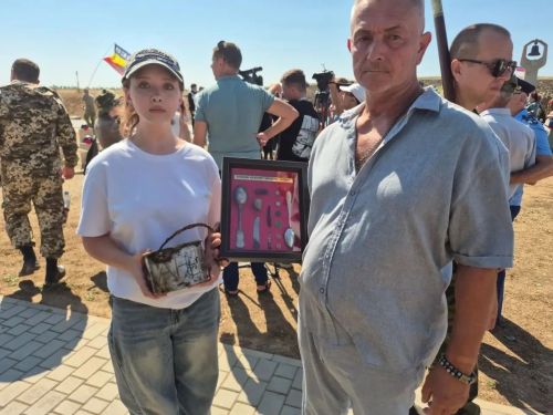 Зәй эзтабарлары Волгоградта совет солдатлары җәсәдләрен җирләүдә катнашты