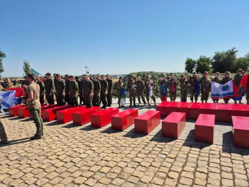 Зәй эзтабарлары Волгоградта совет солдатлары җәсәдләрен җирләүдә катнашты