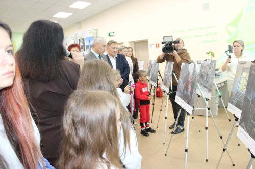 «Ачы хакыйкатьне саклый торган кадрлар»: Зәйдә фотокүргәзмә ачылды