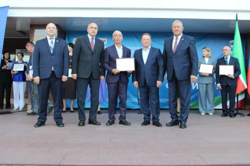 «Хезмәт һәм батырлык» фестивале: Зәйдә хезмәт кешеләрен хөрмәтләделәр