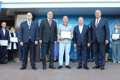 «Хезмәт һәм батырлык» фестивале: Зәйдә хезмәт кешеләрен хөрмәтләделәр