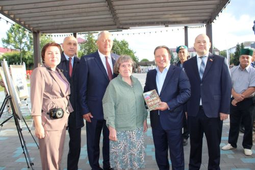 «Хезмәт һәм батырлык» фестивале: Зәйдә хезмәт кешеләрен хөрмәтләделәр