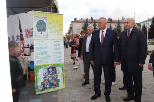 «Хезмәт һәм батырлык» фестивале: Зәйдә хезмәт кешеләрен хөрмәтләделәр