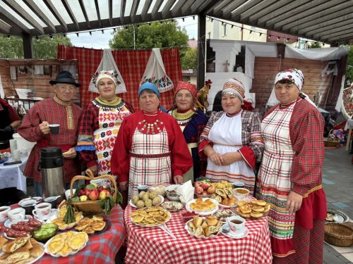 «Хезмәт һәм батырлык» фестивале: Зәйдә хезмәт кешеләрен хөрмәтләделәр
