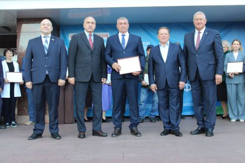 «Хезмәт һәм батырлык» фестивале: Зәйдә хезмәт кешеләрен хөрмәтләделәр