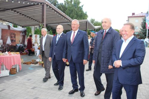 «Хезмәт һәм батырлык» фестивале: Зәйдә хезмәт кешеләрен хөрмәтләделәр