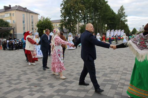 «Хезмәт һәм батырлык» фестивале: Зәйдә хезмәт кешеләрен хөрмәтләделәр