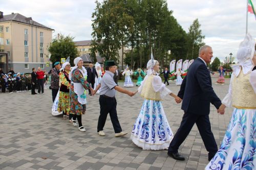 «Хезмәт һәм батырлык» фестивале: Зәйдә хезмәт кешеләрен хөрмәтләделәр