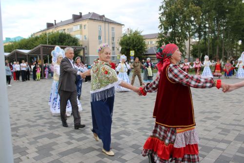 «Хезмәт һәм батырлык» фестивале: Зәйдә хезмәт кешеләрен хөрмәтләделәр