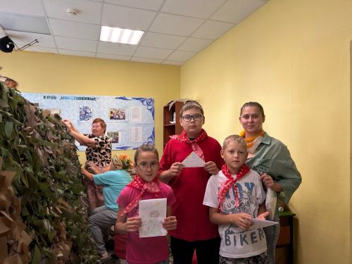 Зәйнең 5нче мәктәбе укучылары хәрби абыйларына хатлар яза