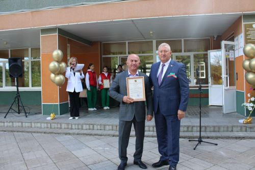 Зәйнең 6нчы мәктәбе ашханәсе капиталь ремонттан соң тантаналы төстә ачылды