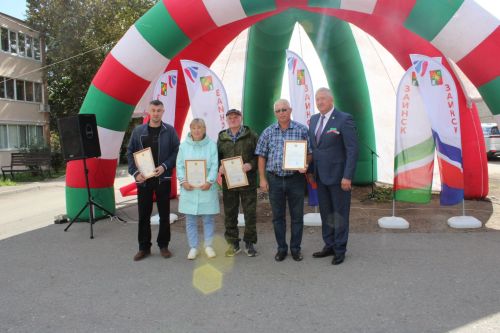 Зәйлеләр Казан һәм Энергетиклар урамнарындагы  ишегалларының яңаруын  билгеләп үттеләр