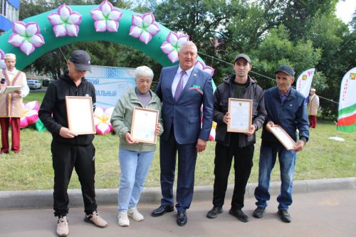 Зәйлеләр Казан һәм Энергетиклар урамнарындагы  ишегалларының яңаруын  билгеләп үттеләр