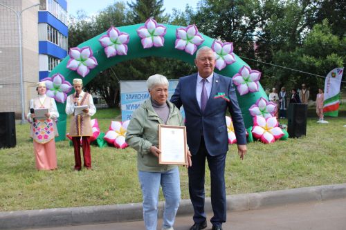 Зәйлеләр Казан һәм Энергетиклар урамнарындагы  ишегалларының яңаруын  билгеләп үттеләр