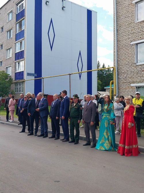 Зәйлеләр Казан һәм Энергетиклар урамнарындагы  ишегалларының яңаруын  билгеләп үттеләр
