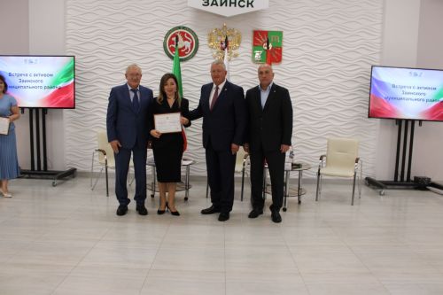 Зәйдә район активы белән очрашу узды