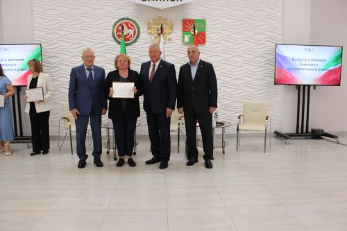 Зәйдә район активы белән очрашу узды