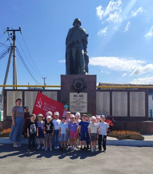 Хәтер йөрәкләрдә яши: Зәй музеенда балалар өчен патриотик киносеанс узды