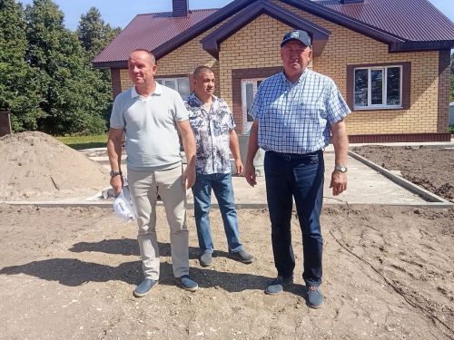 Зәй районы башлыгы социаль әһәмияткә ия объектларда төзелеш һәм ремонт эшләренең барышы белән танышты