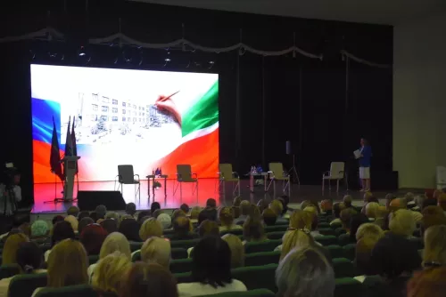 Зәй районы башлыгы Разиф Кәримов: «Дәүләт программаларын нәтиҗәле тормышка ашыру һәм халык мәнфәгатьләрен кайгырту - төп бурыч. Нәтиҗәгә эшлибез»