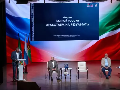 Зәй районы башлыгы Разиф Кәримов: «Дәүләт программаларын нәтиҗәле тормышка ашыру һәм халык мәнфәгатьләрен кайгырту - төп бурыч. Нәтиҗәгә эшлибез»