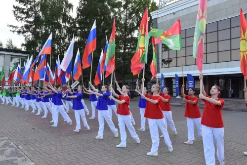 Зәй районы башлыгы Разиф Кәримов: «Дәүләт программаларын нәтиҗәле тормышка ашыру һәм халык мәнфәгатьләрен кайгырту - төп бурыч. Нәтиҗәгә эшлибез»