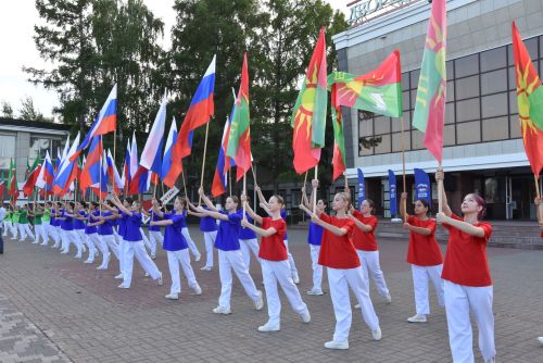 Заинск подвел итоги пяти лет: 190 дворов, Дворец единоборств и 800 тонн гумпомощи