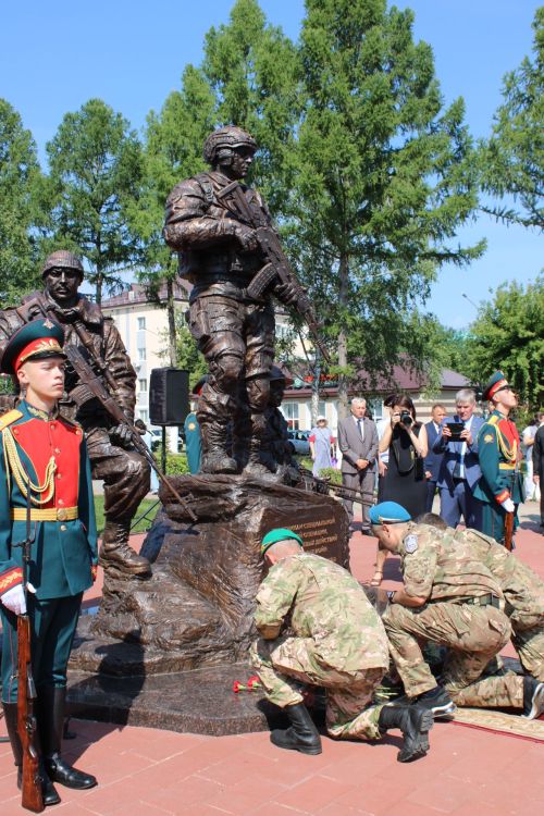 Зәйдә Ватанны саклаучылар истәлеген мәңгеләштерделәр: яңа мемориал ачылды