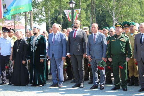 Зәйдә Ватанны саклаучылар истәлеген мәңгеләштерделәр: яңа мемориал ачылды