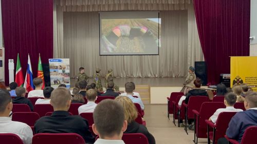 “Гвардия” эзтабарлары Зәй политехник көллияте студентлары белән очрашты